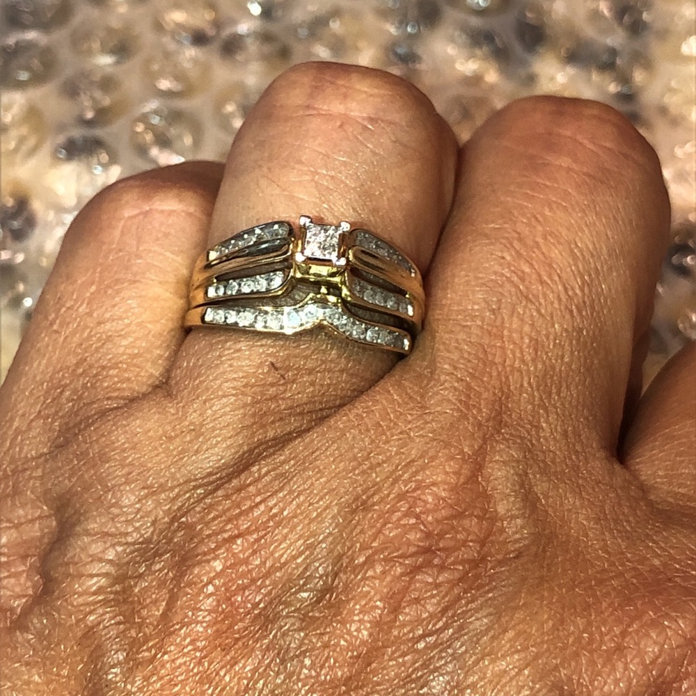 10k yg diamond wedding ring set.